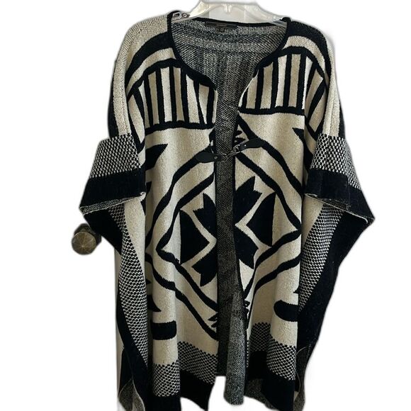 VGuC Maxsport Sweater Poncho Cardigan Aztec Geometric Sz S / M - Picture 1 of 9